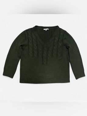 Cable Knit V-Neck Sweater in Dark Green